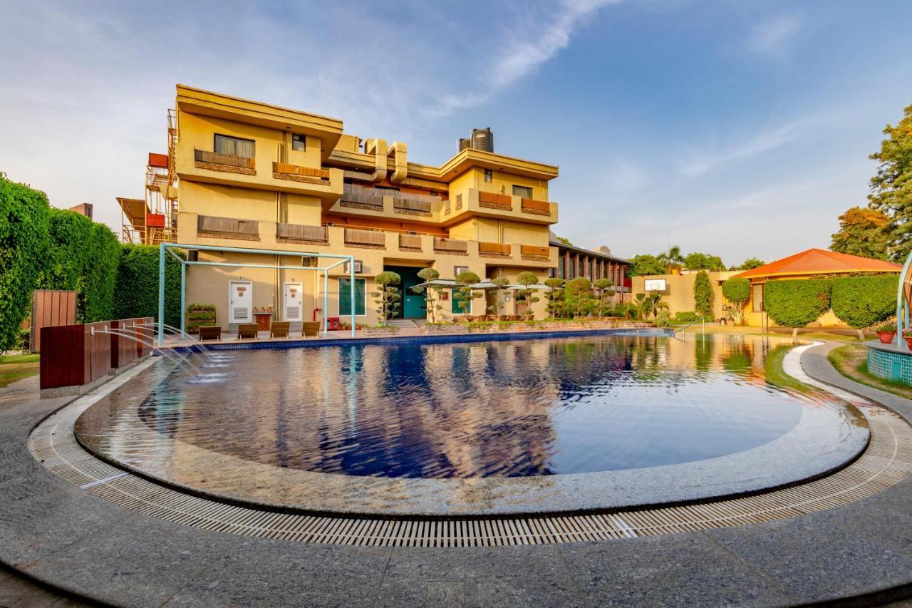 Downtown Resorts Nh8 Dharuhera Luaran gambar